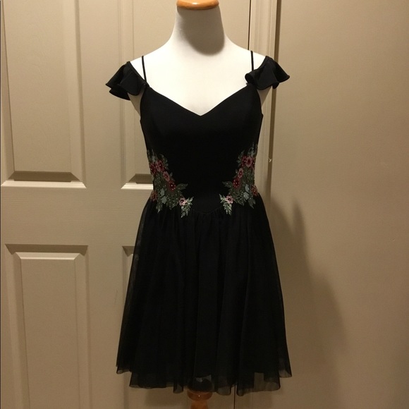 New! Floral Accent Peek a Boo Sides Dress - Picture 3 of 10